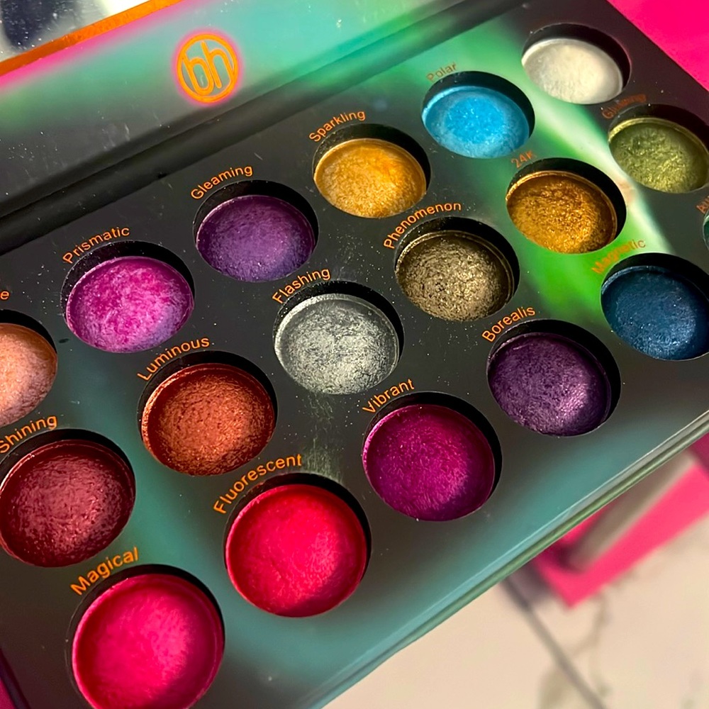 Aurora Lights eyeshadow